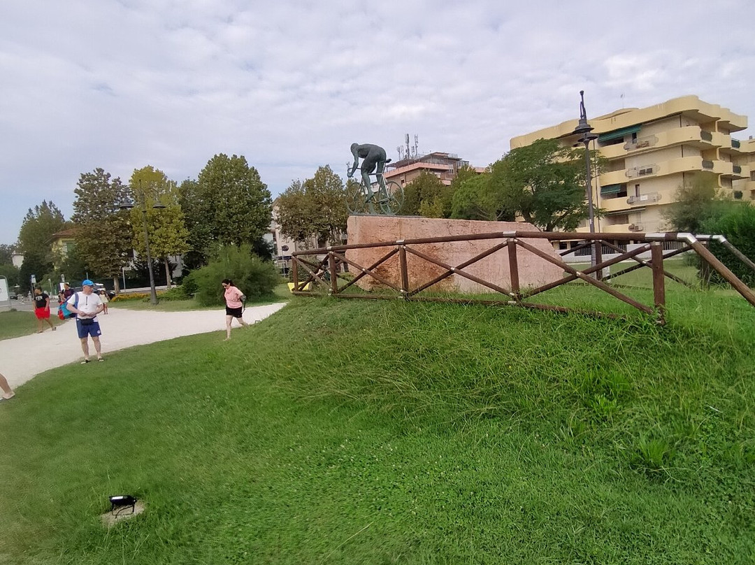 Monumento a Marco Pantani景点图片