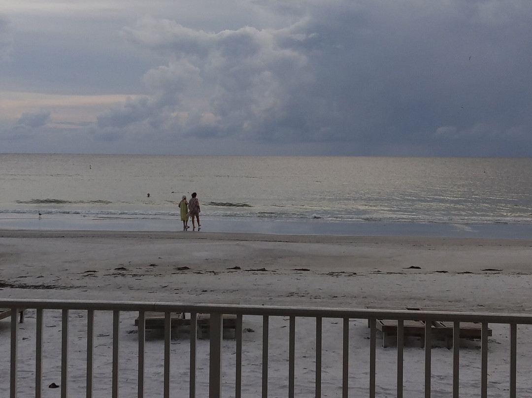 Sandalwood Beach Resort主图