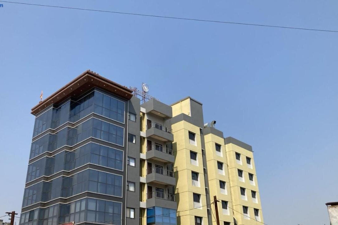 The Grand Sarovar Inn And Suites