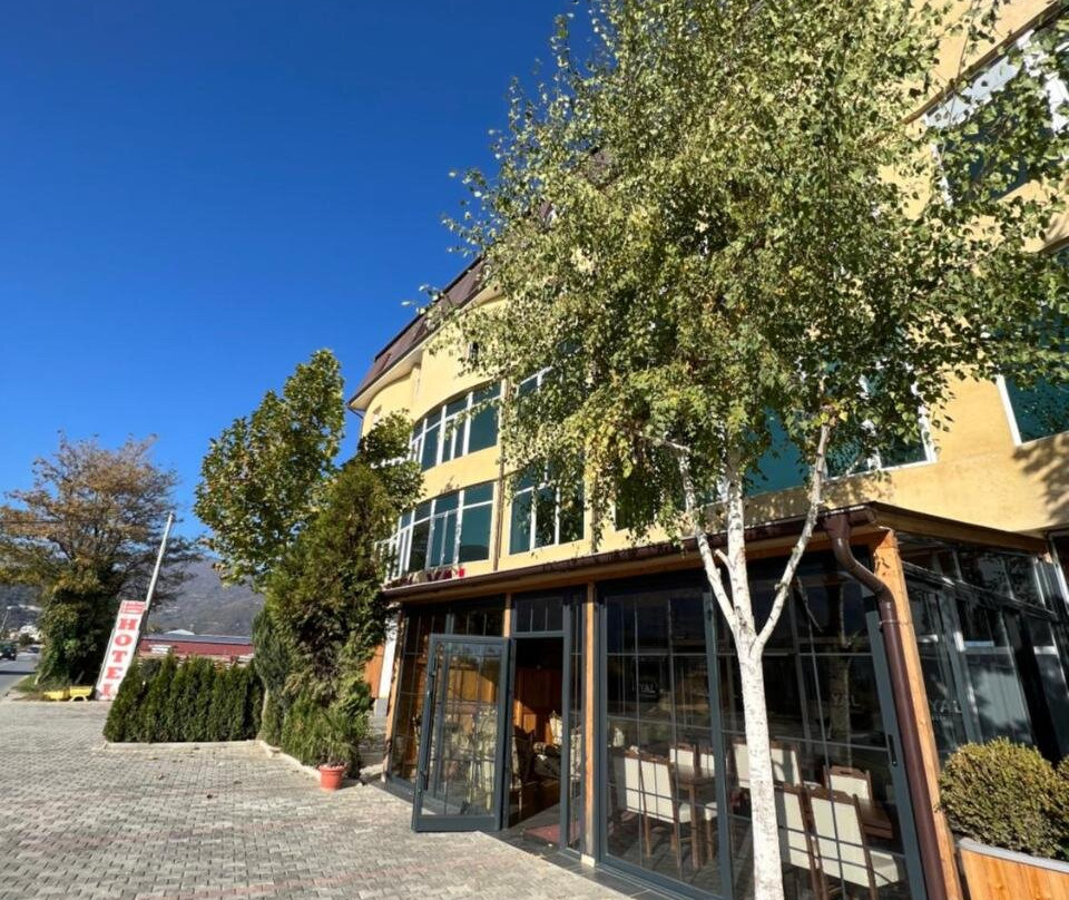 Hotel Yal Restaurant