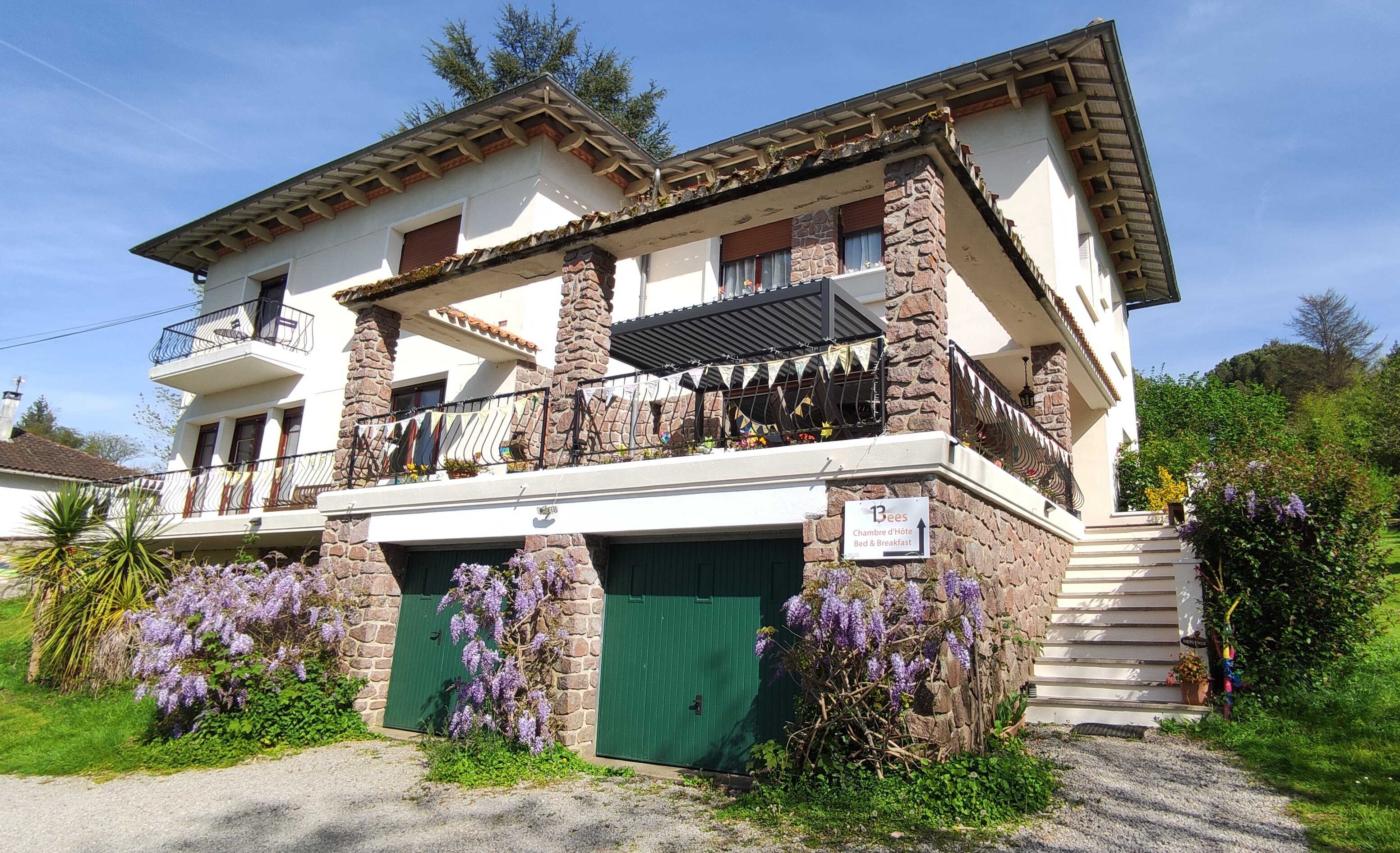 13 Bees Chambre d'Hote (B&B) and Beekeeping Holidays-浴室