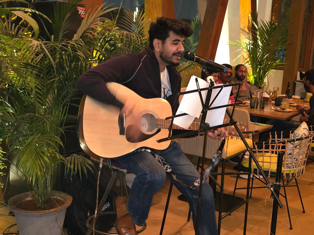 Holiday Village主图