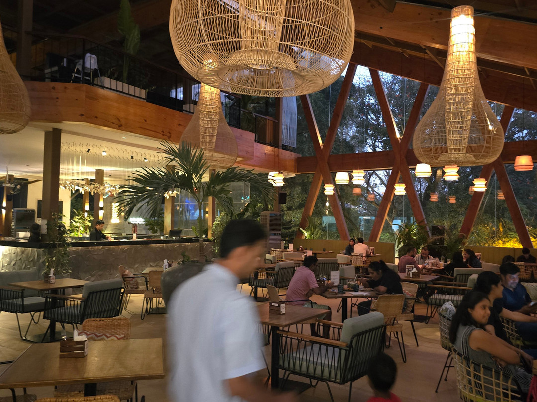 Holiday Village主图