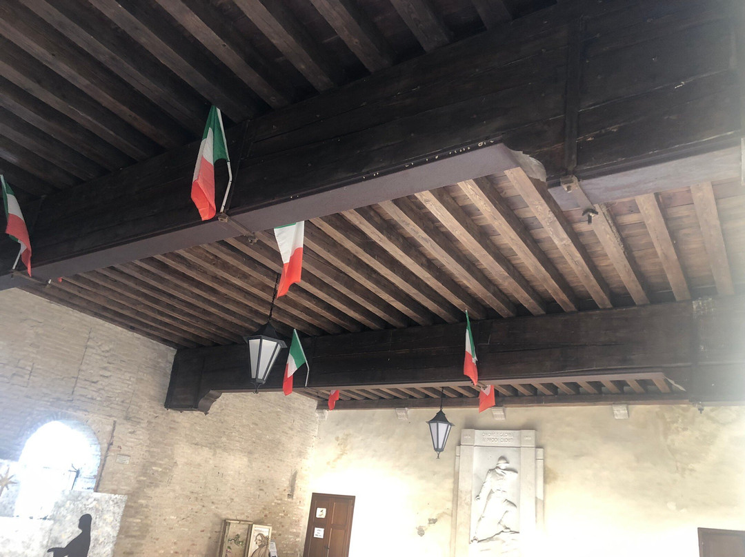 Il Fondego O Loggia .景点图片