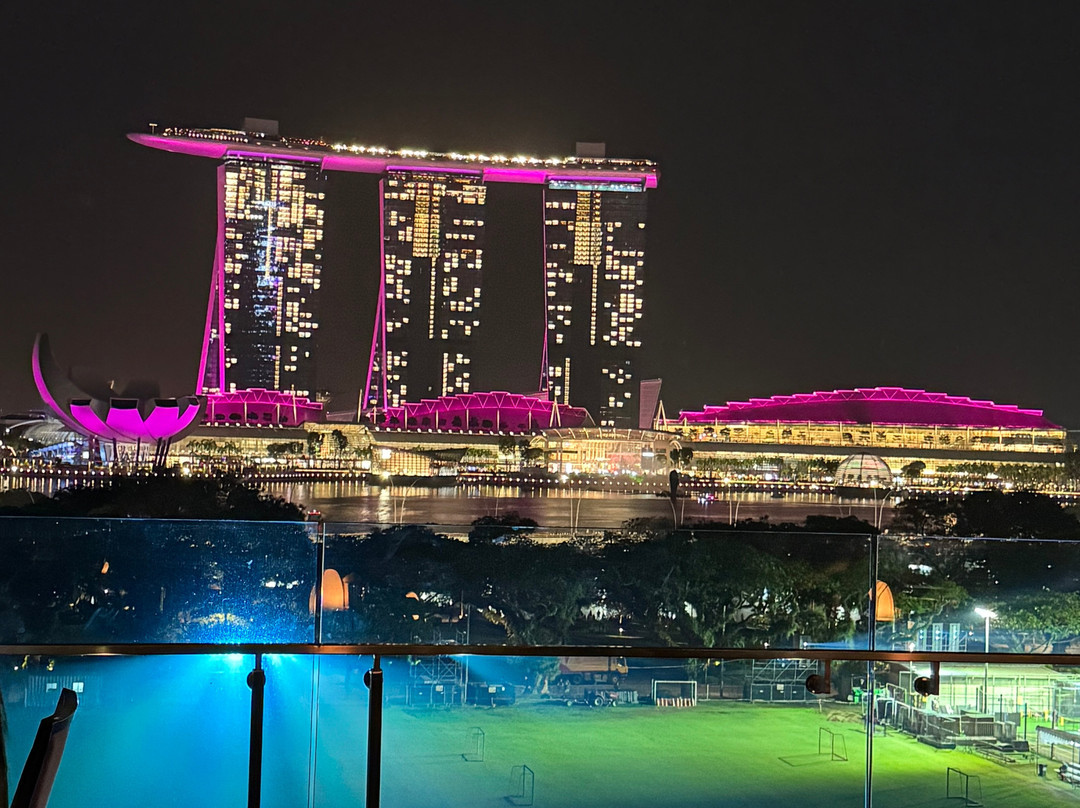 Smoke & Mirrors-新加坡必去景点