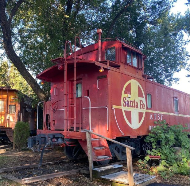 Featherbed Railroad Bed & Breakfast Resort主图