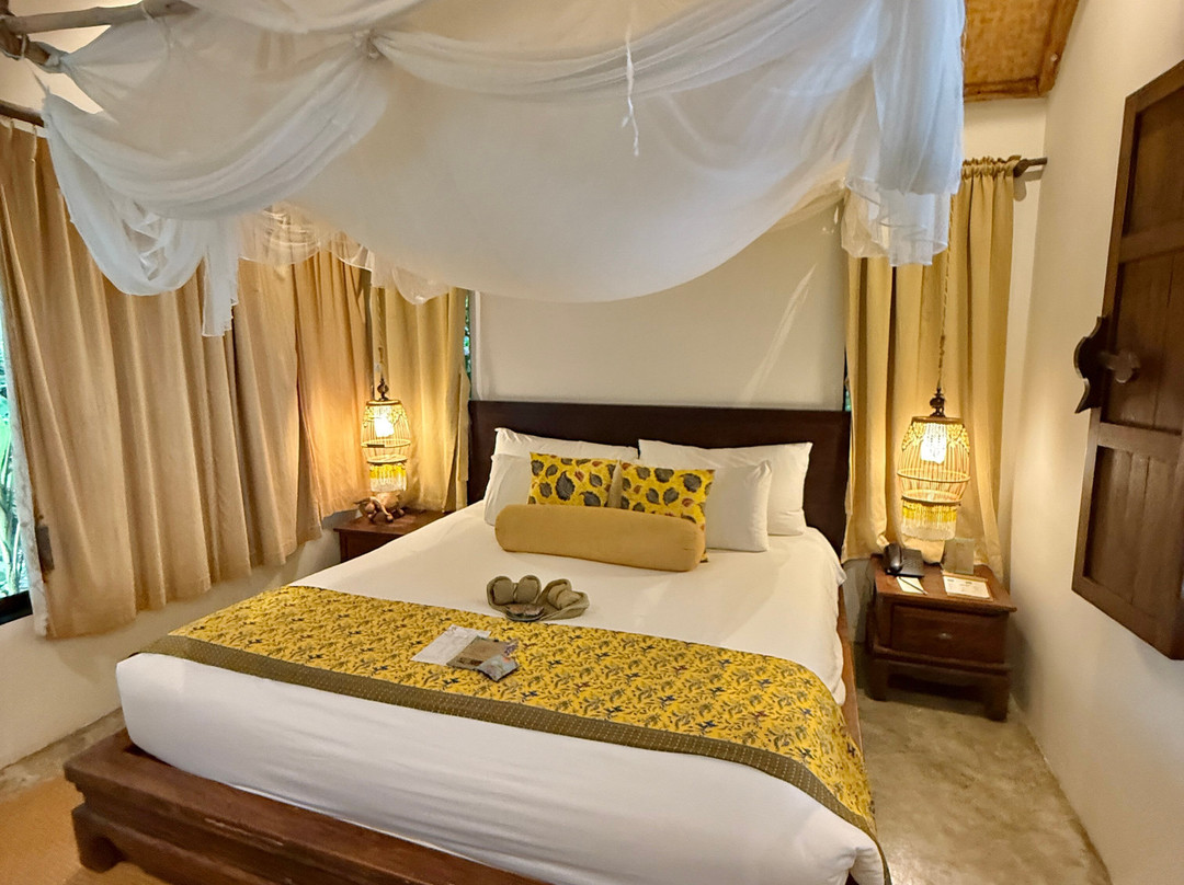 苏梅姚亚伊村主图