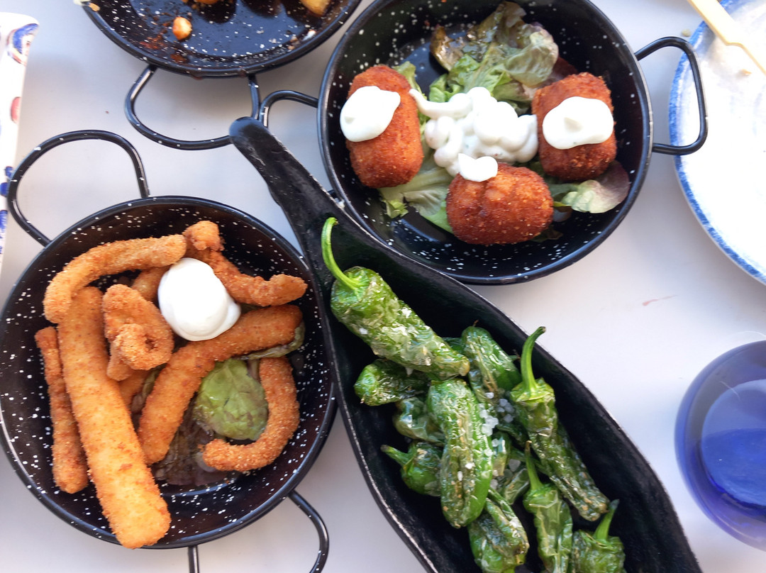 Tapas Emporium-Playa Paraiso必去景点