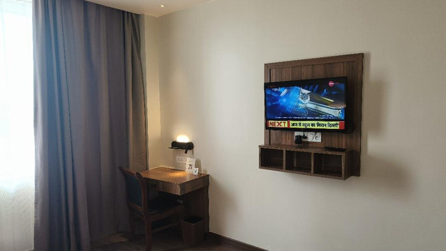 Hotel Lemon Tree Premier