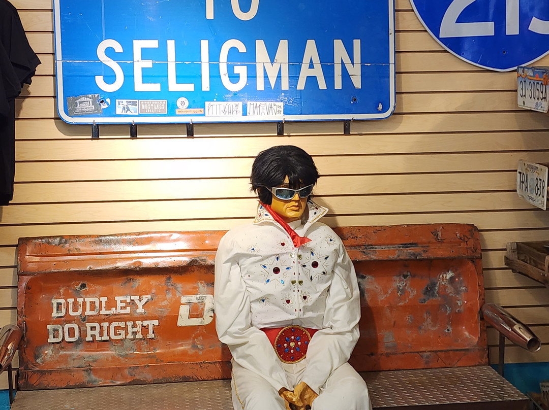 Route 66 Road Relics-塞利格曼必去景点