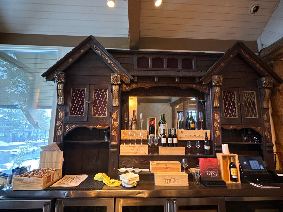 内华达山脉度假水疗酒店主图