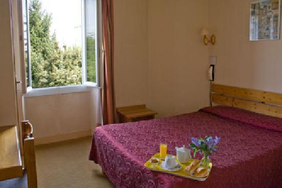 Hotel Des Pyrenees主图