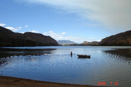 Vaseux Lakeside Resort主图