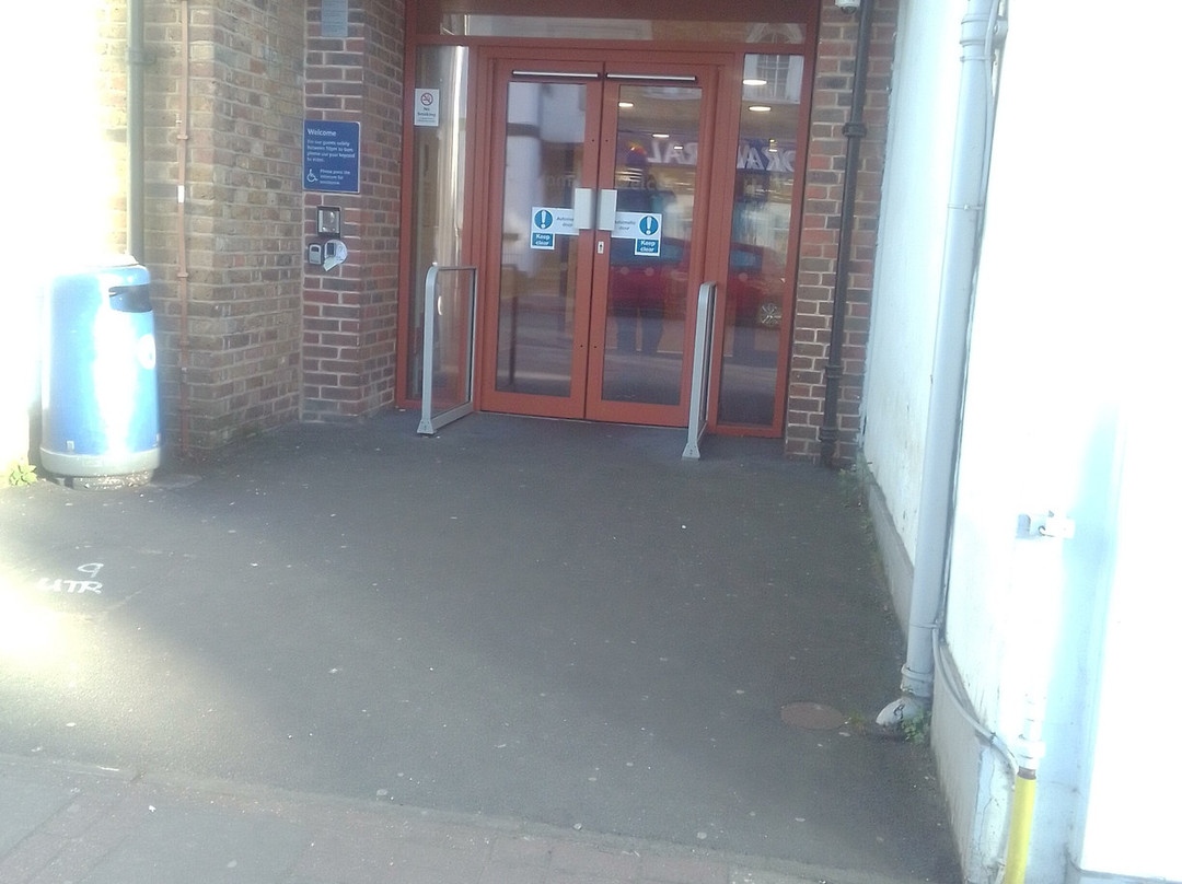 Travelodge Walton-on-Thames Central主图