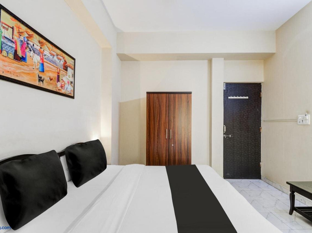 Hotel O Mahaveer Tower