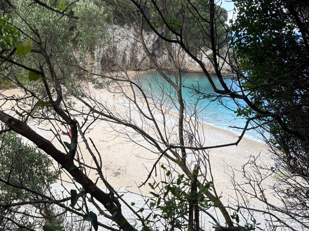Rovinia Beach-Paleokastritsa必去景点