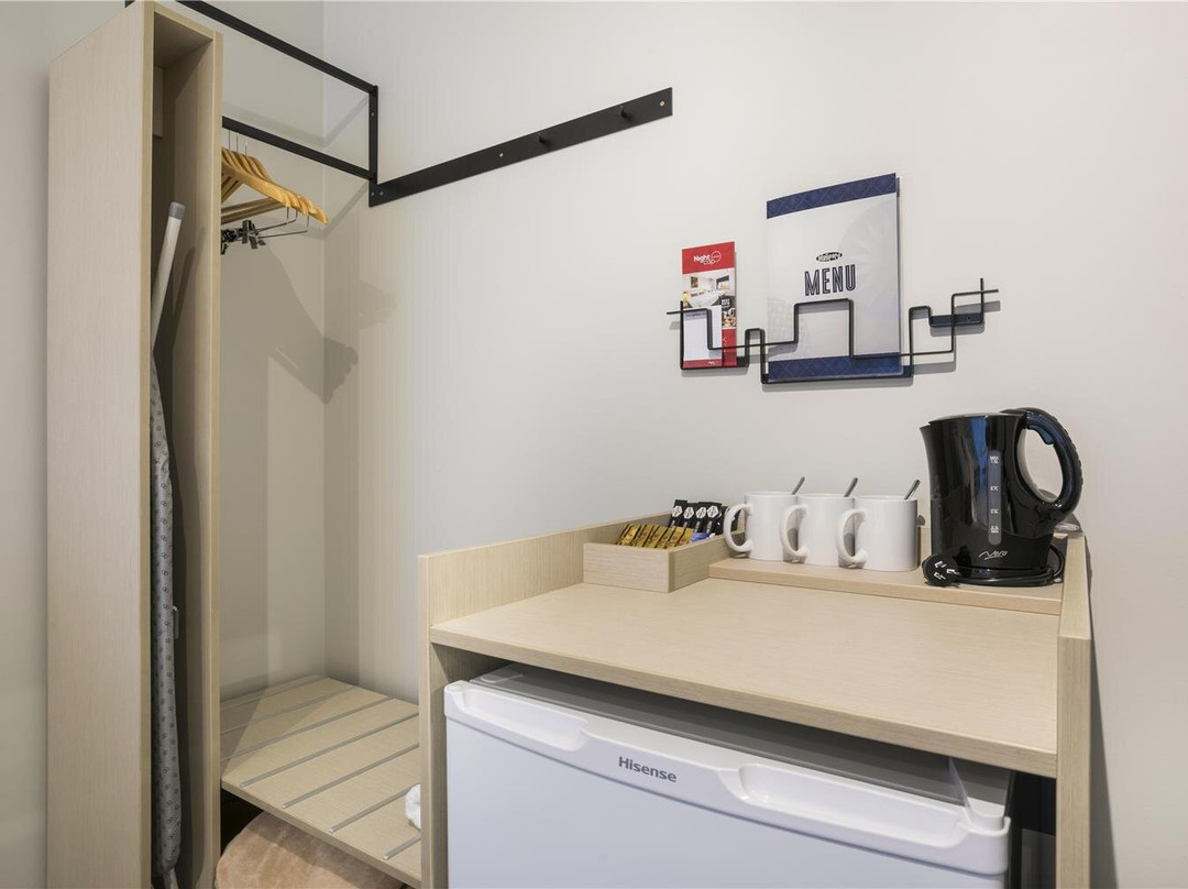 Nightcap at Playford Tavern主图