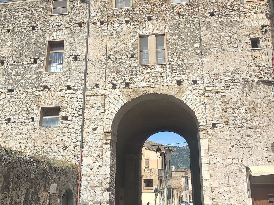 Porta Romana-特拉西那必去景点