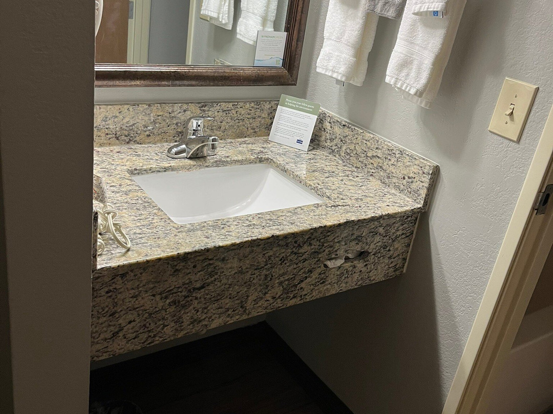 AmericInn by Wyndham Clear Lake主图