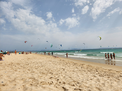 Rebels Tarifa kiteschool-塔里法必去景点