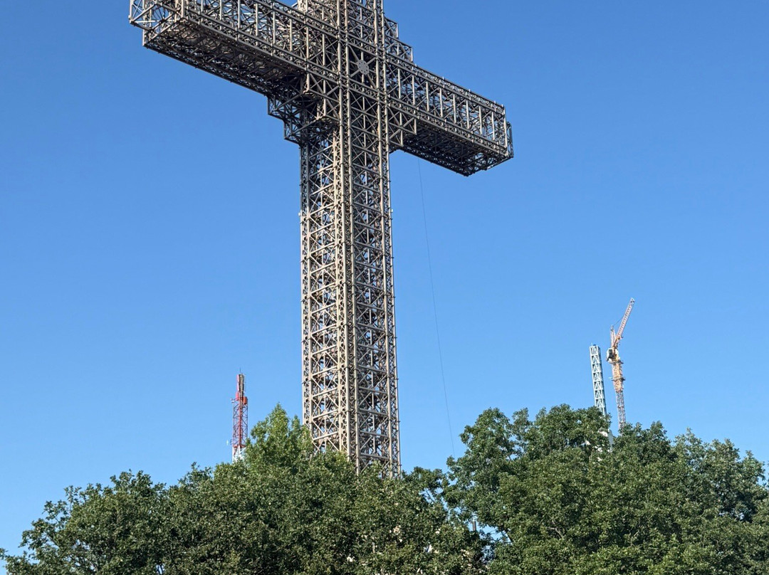 Millennium Cross-斯科普里必去景点