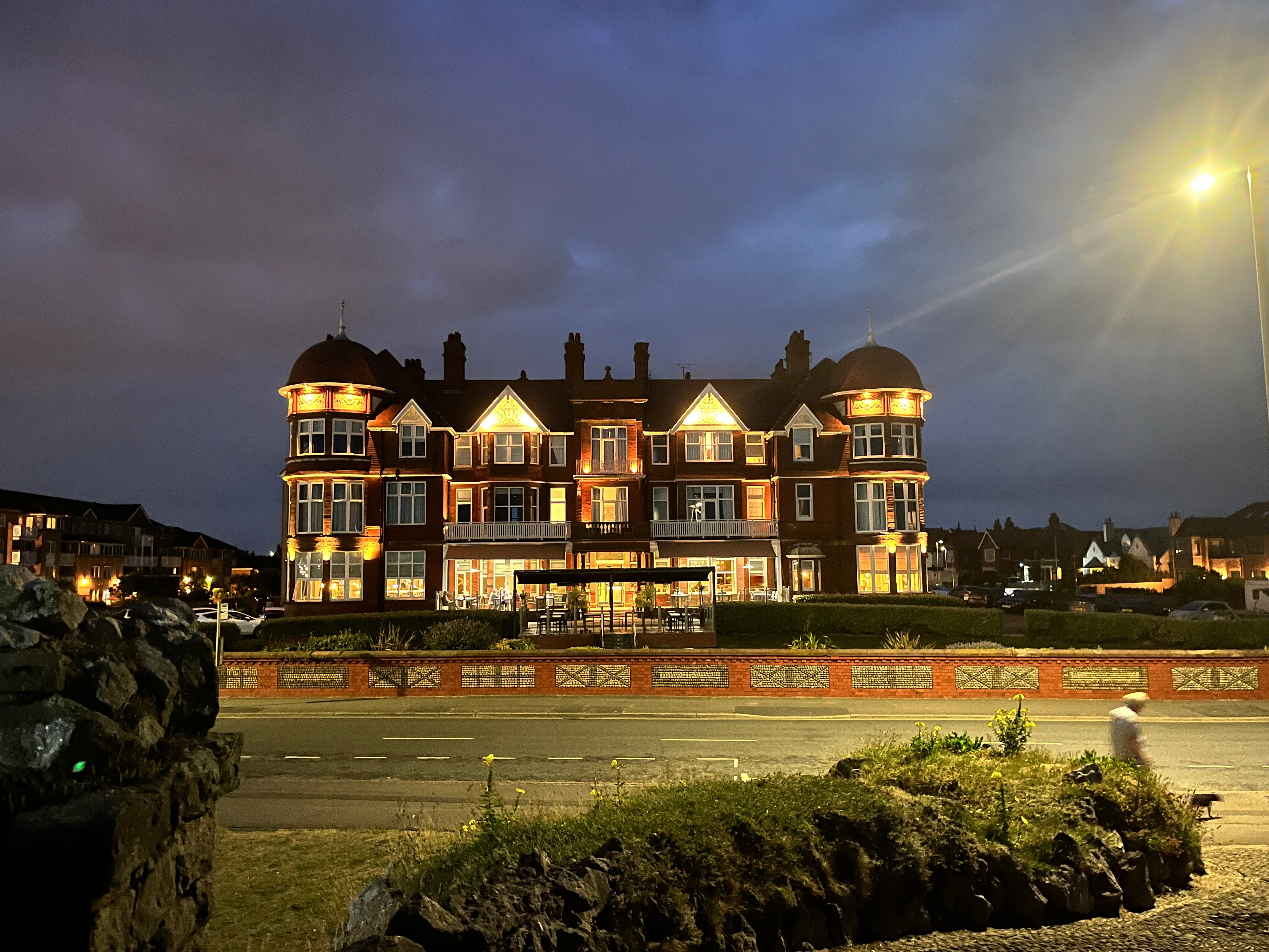 The Grand Hotel-官方