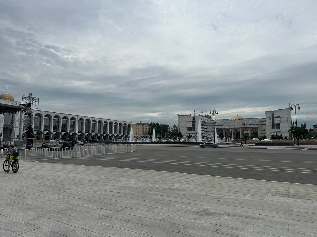 Monument to Manas the Great-比斯凯克必去景点