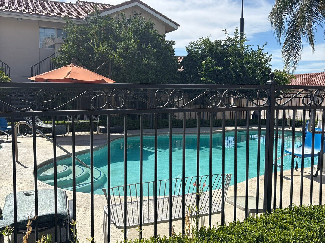 费雷斯诺花园旅馆套房酒店主图