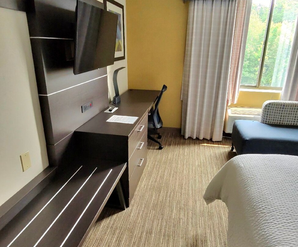 Holiday Inn Express & Suites Waterville - North By IHG主图