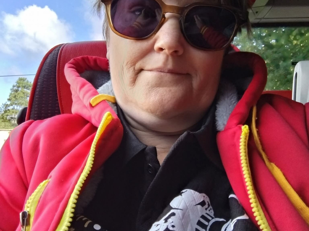 Phil Anslow & Sons Coaches-Pontypool必去景点