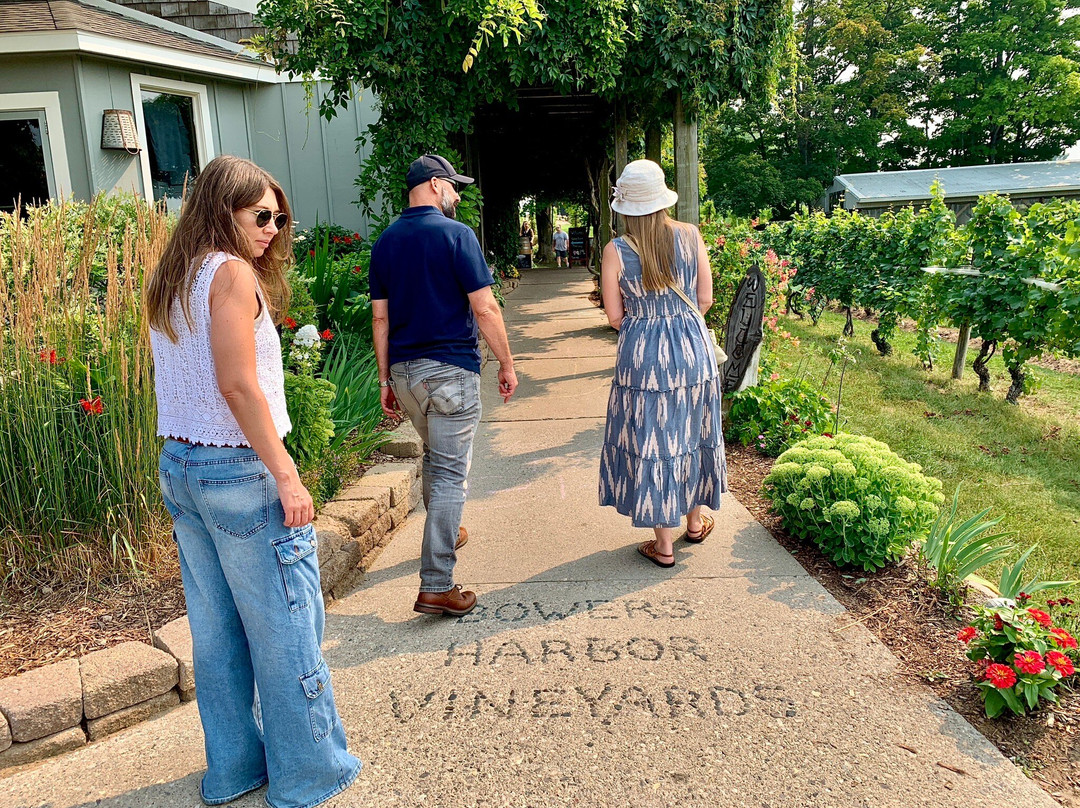 Bowers Harbor Vineyards-特拉弗斯城必去景点