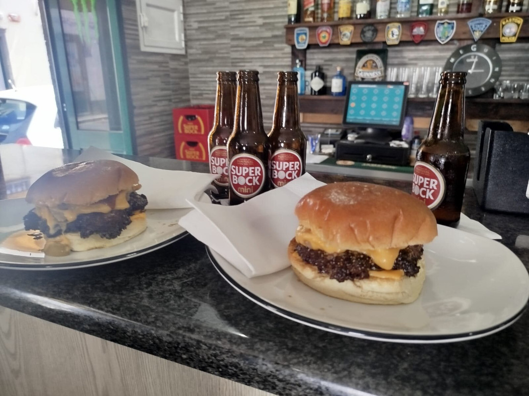 Smashburgers  Pub  And  Grill