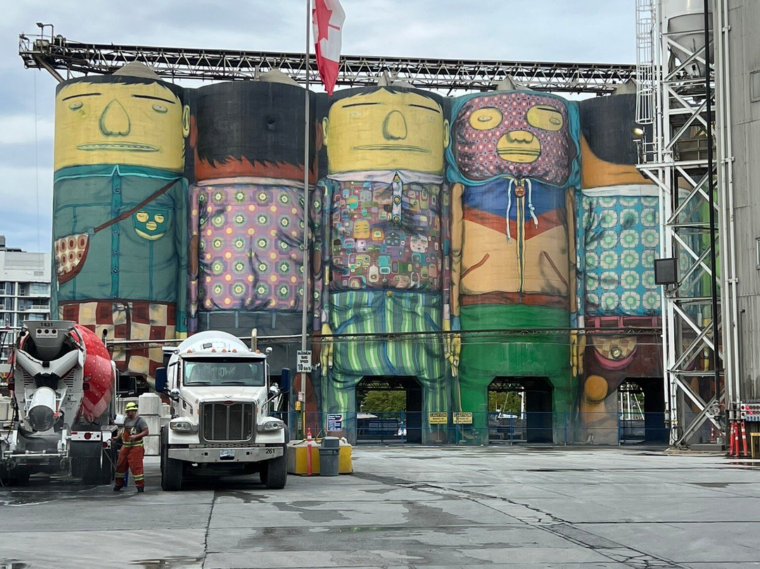 Granville Giants Murals-温哥华必去景点