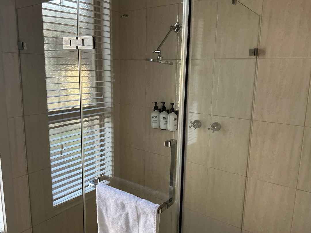 Quality Suites Point Cook Seasons 5主图