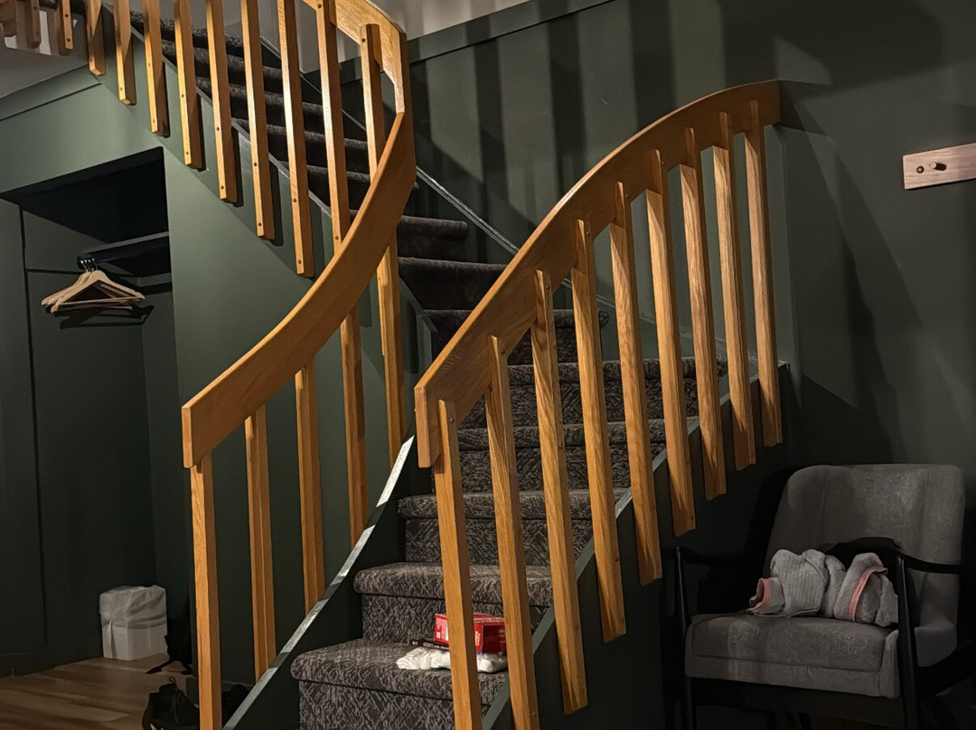 Hunter Lodge, a Bluebird by Lark主图