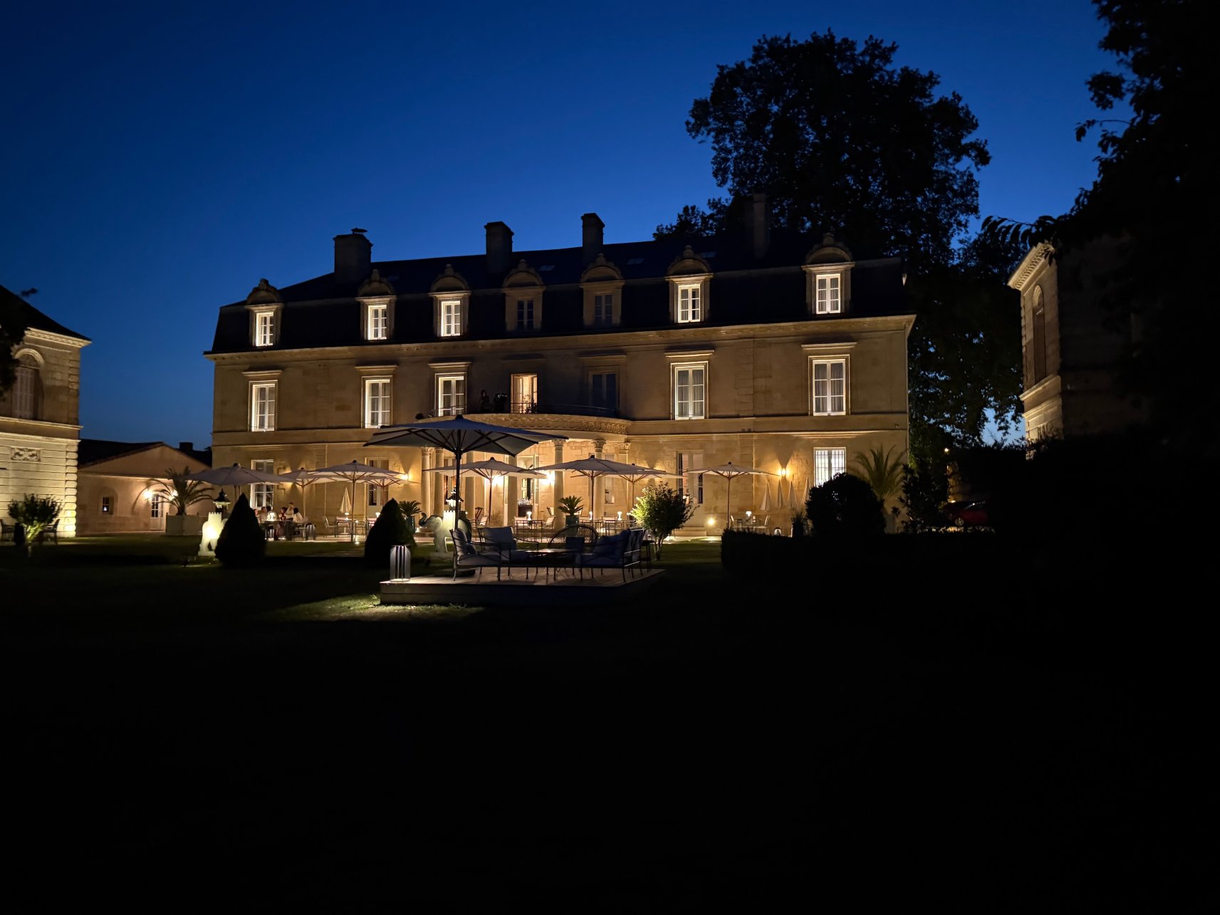 艾斯图尔尼尔宅邸酒店-官方