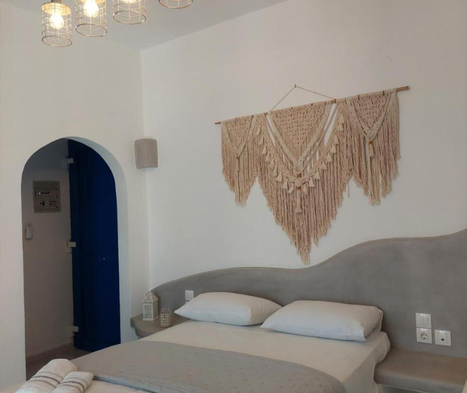 Anemelia Hotel Adamas
