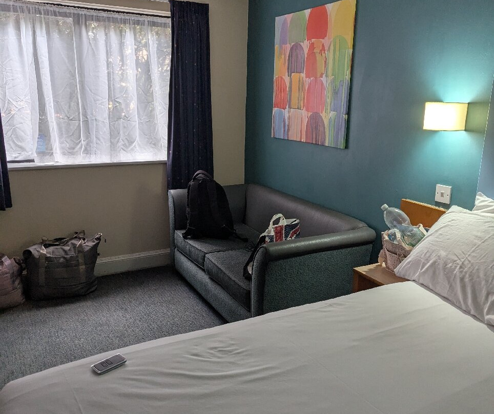 戴斯梅德斯通酒店主图