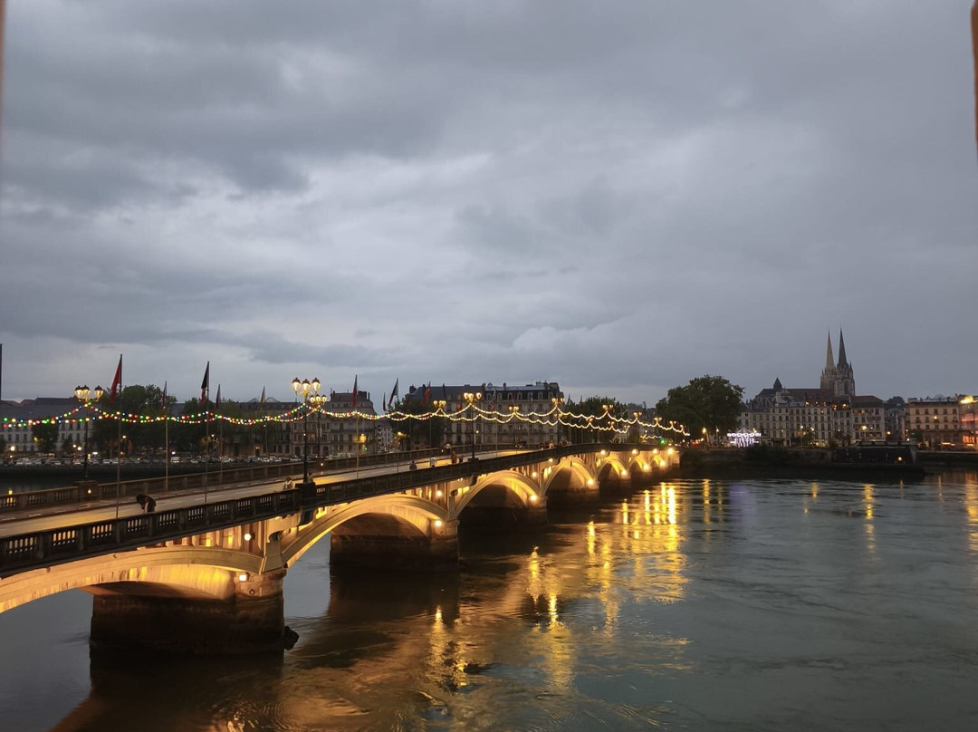 宜必思尚品巴约讷中心火车站酒店主图