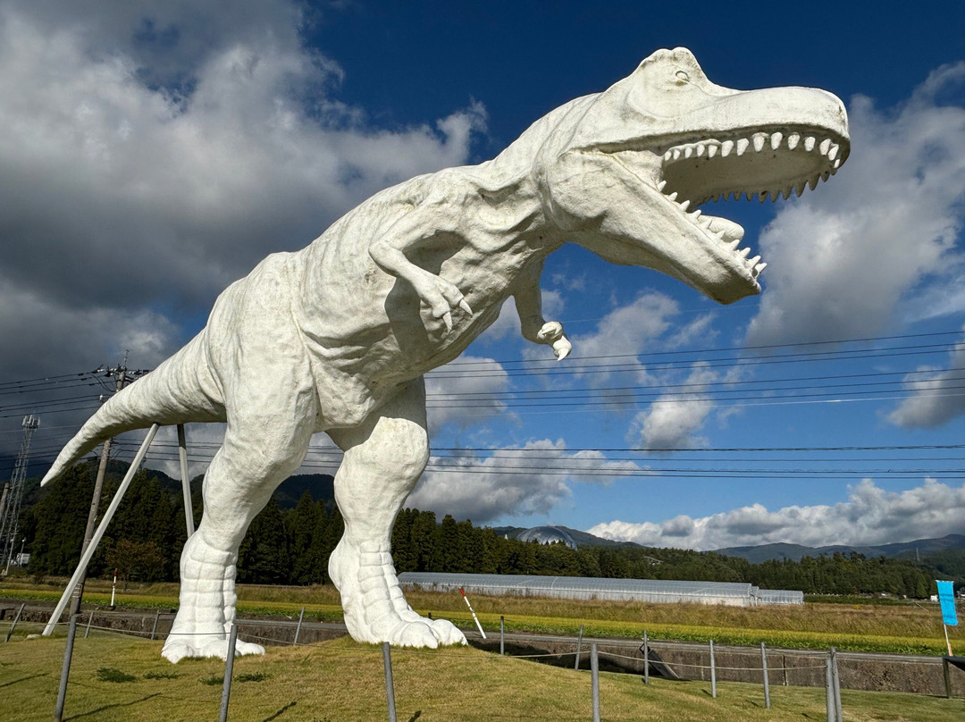 Whitesaurus-胜山市必去景点