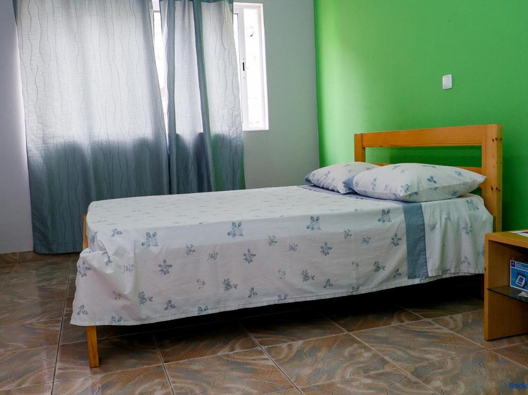 Fadias Quartos - Rooms