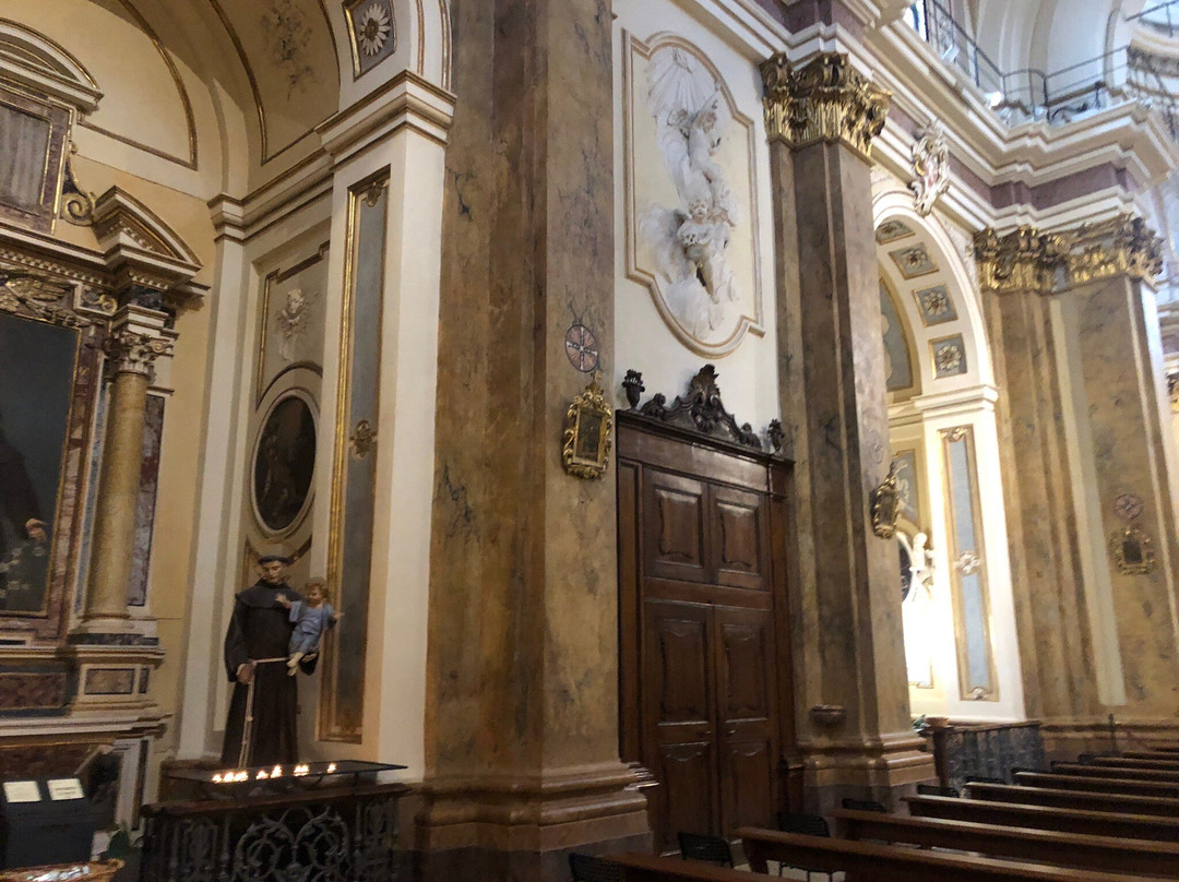 Chiesa di Santa Maria del Suffragio-拉奎拉必去景点