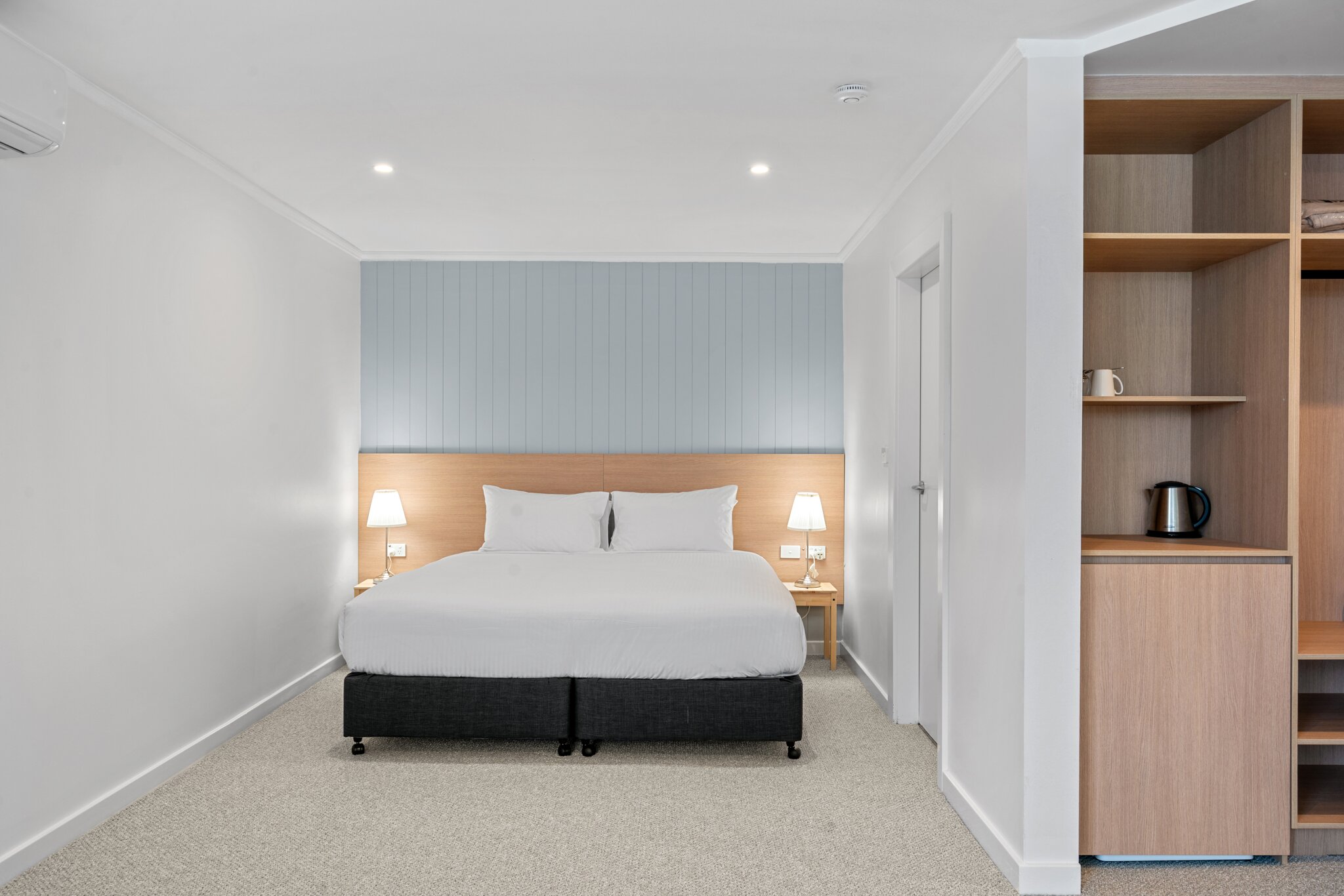 纽波特幻影酒店-客卧