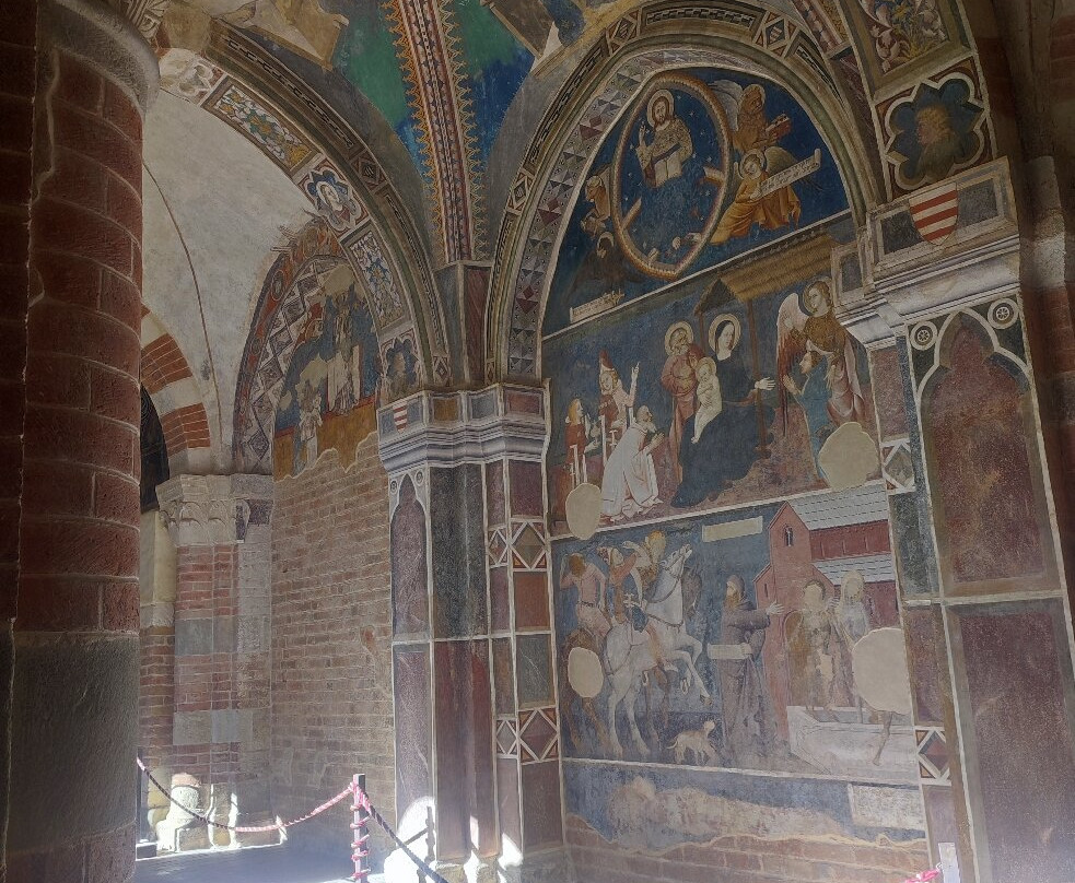 Abbazia di Santa Maria di Vezzolano-Albugnano必去景点