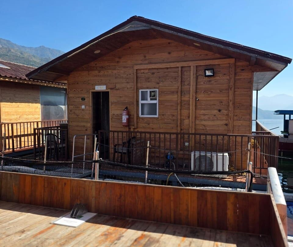 Le Roi Floating Huts & Eco Rooms主图