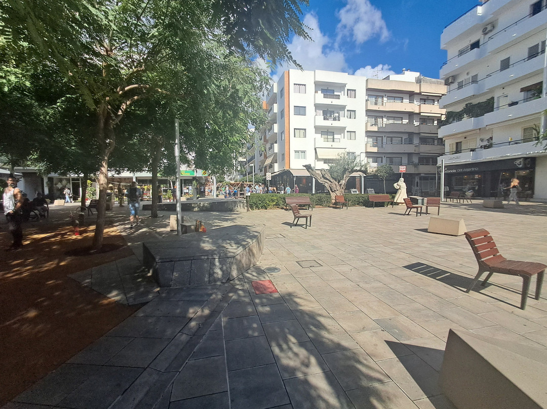 Mercadillo Paseo S'alamera-圣欧拉利娅尔德里奥必去景点