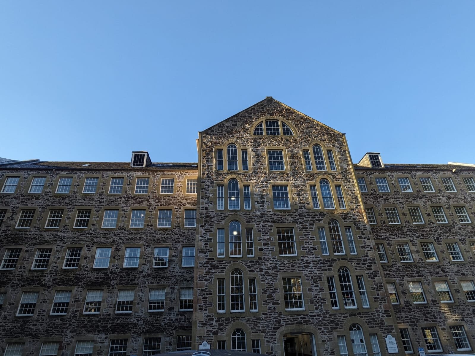 新拉纳克磨坊酒店-官方