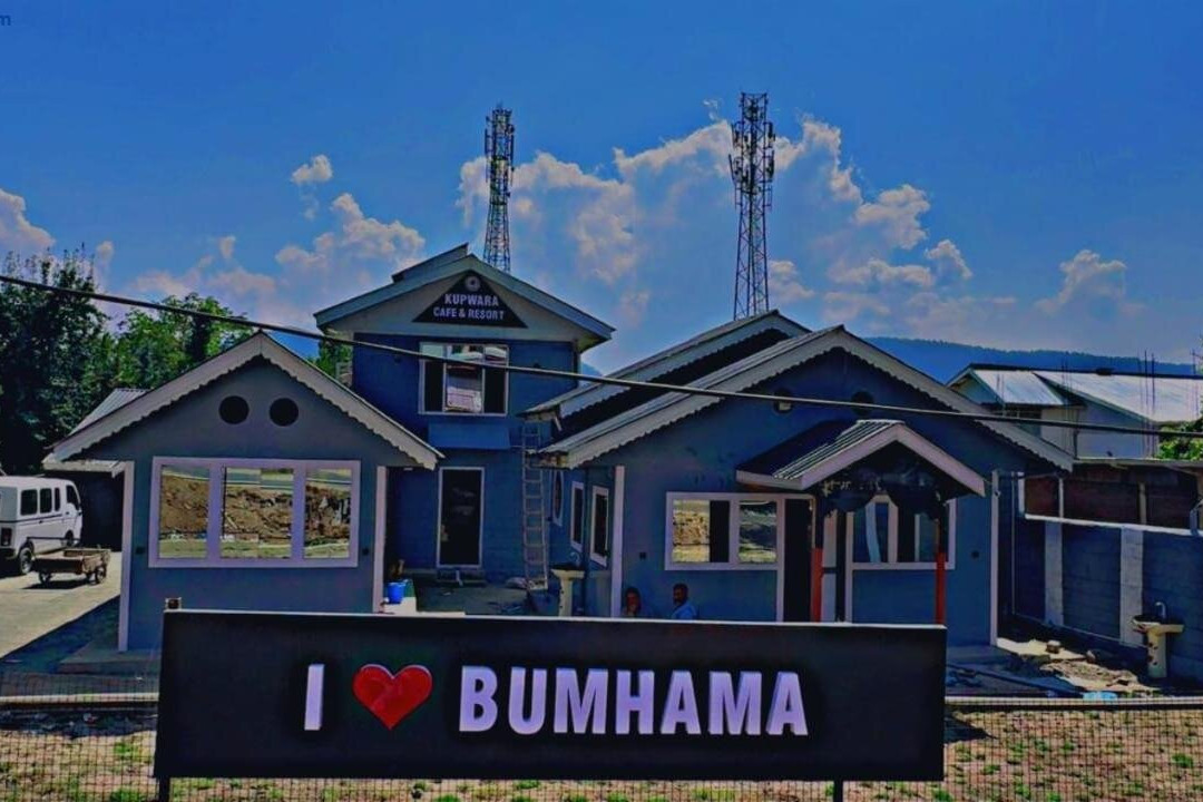 Kupwara Cafe And Resort