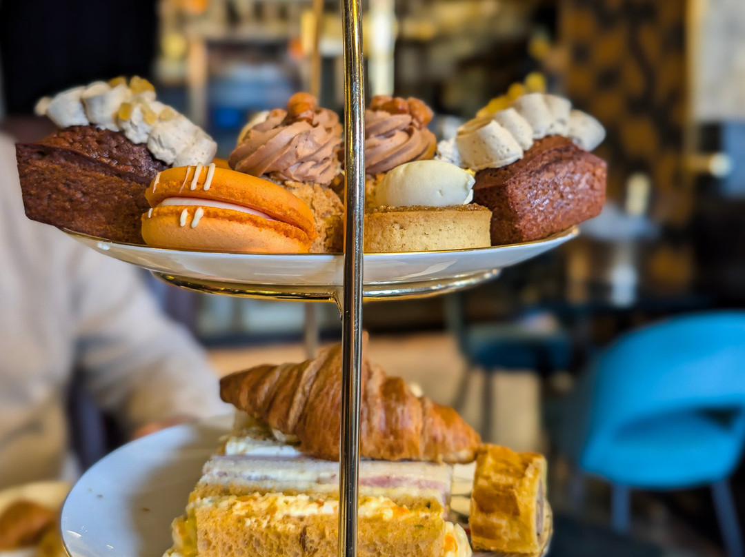 Manor House Lindley主图