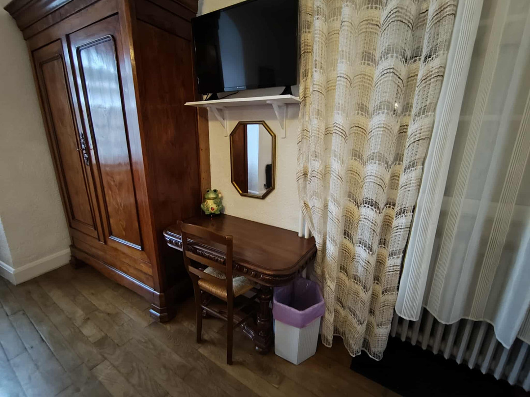 A la Grenouille主图